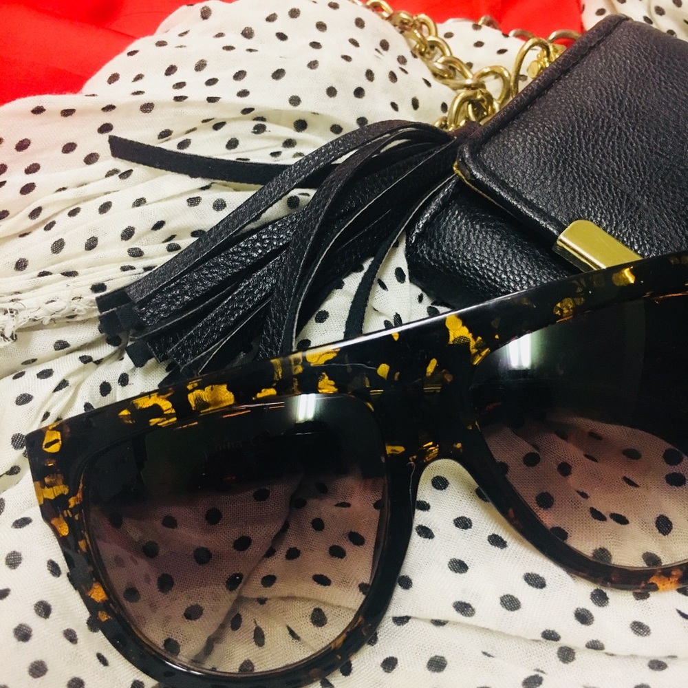 “Sorta Sweet” Tortoises Flat Top Trendy Sunglasses